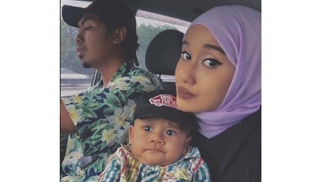 Bak Pinang Dibelah Dua, Ini Sosok Hijaber Kembaran Ariana Grande ...