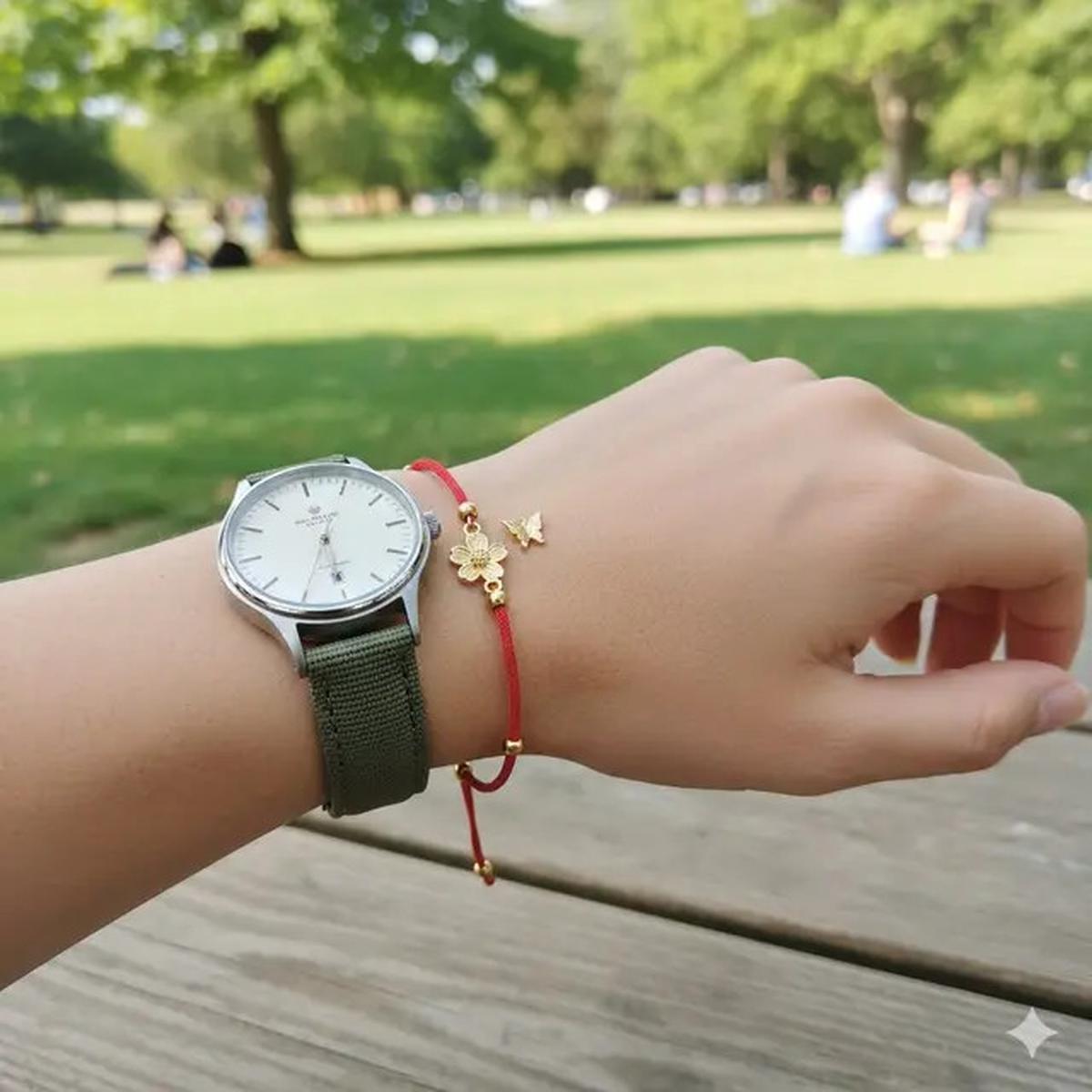 7 Model Gelang Emas 16 Karat untuk Dipakai Bersama Jam Tangan, Anti Ribet, Tetap Elegan