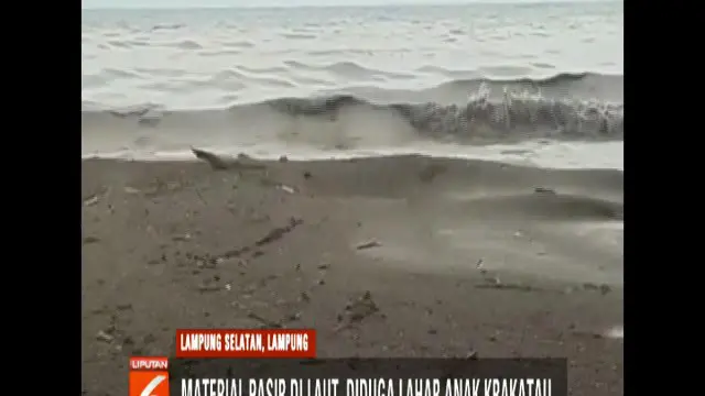 Fenomena ini baru pertama kali ditemui masyrakat setempat. Selain keruh, air laut juga membawa batu pasir berwana kemerahan.