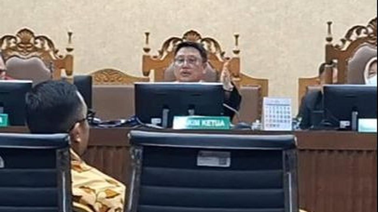Menurutnya, meminta uang merupakan tindakan yang memalukan.