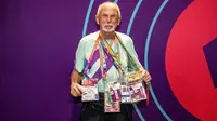 Volunteer senior di Piala Dunia 2022, Hubert Bihler asal Jerman. (Istimewa)