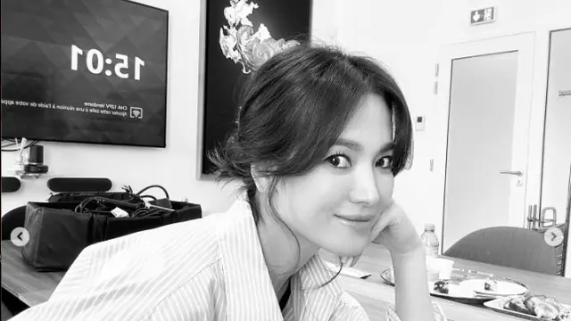6 Potret Terbaru Song Hye Kyo, Aktris Peraih Daesang di Blue Dragon Series Award 2023