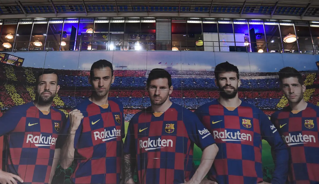 Di samping menjadi andalan tim, Lionel Messi juga telah dipercaya menjadi kapten tim Barcelona sejak 2018/2019 usai kepergian Andres Iniesta. Kini, saat La Pulga resmi meninggalkan Barcelona terdapat 5 sosok yang siap mewarisi jabatan kapten tersebut. (Foto: AFP/Josep Lago)