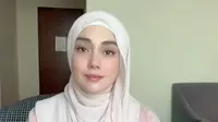 Celine Evangelista akhirnya mengklarifikasi beragam isu miring yang menerpanya. Salah satunya, menjadi mualaf gara-gara akan nikah dengan Maruef Ashary. (Foto: Dok. Instagram @lambe_turah)