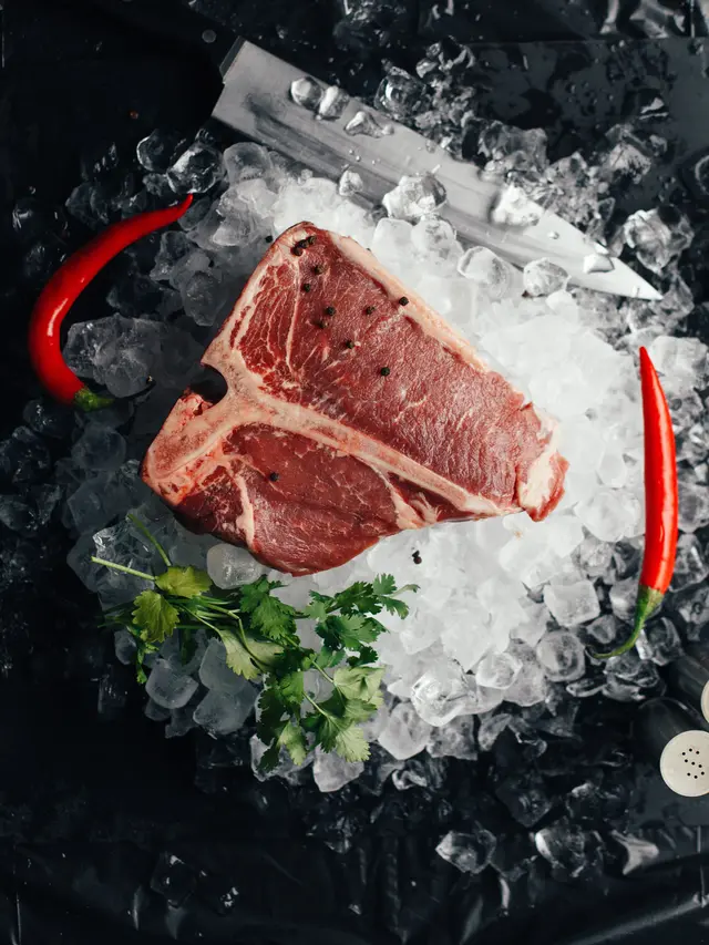 menyimpan daging di freezer