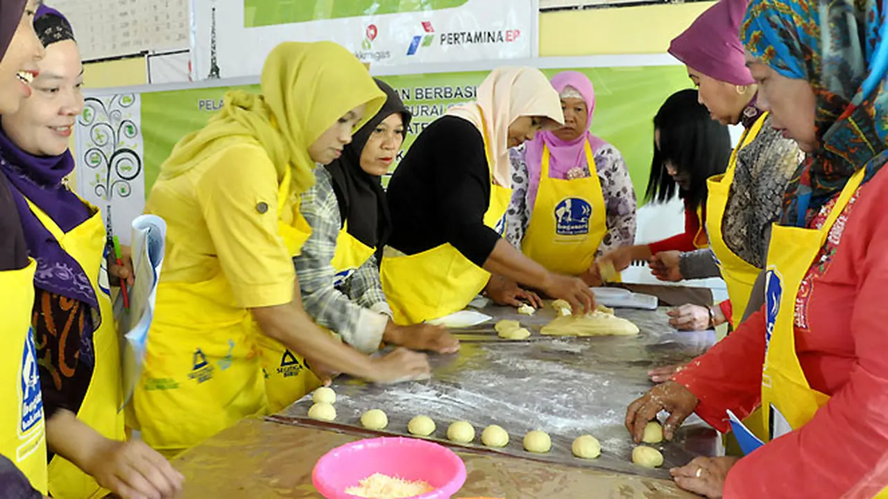 pertamina-kue-tepung-131205c.jpg
