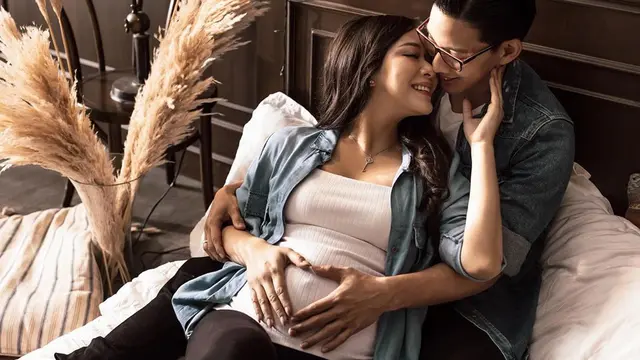Potret Maternity Shoot Yuanita Christiani Bersama Indra Wiguna Tjipta