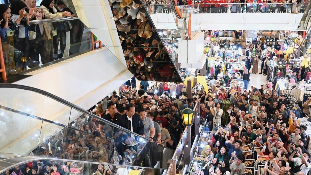 Ragam gaya Jokowi ketika bertemu rakyat