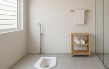 7 Model Kamar Mandi Minimalis Kloset Jongkok Tanpa Bak, Ciptakan Kesan Lapang dan Modern
