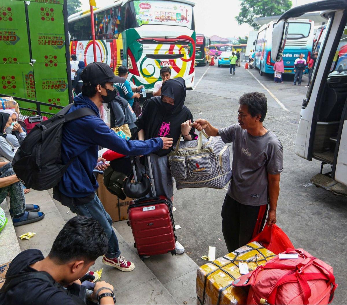 Selain itu, mudik lebih awal juga bisa menghindari lonjakan penumpang dan juga tingginya harga tiket. Foto: Liputan6.com / Angga Yuniar