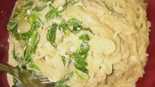 Mi carbonara sawi