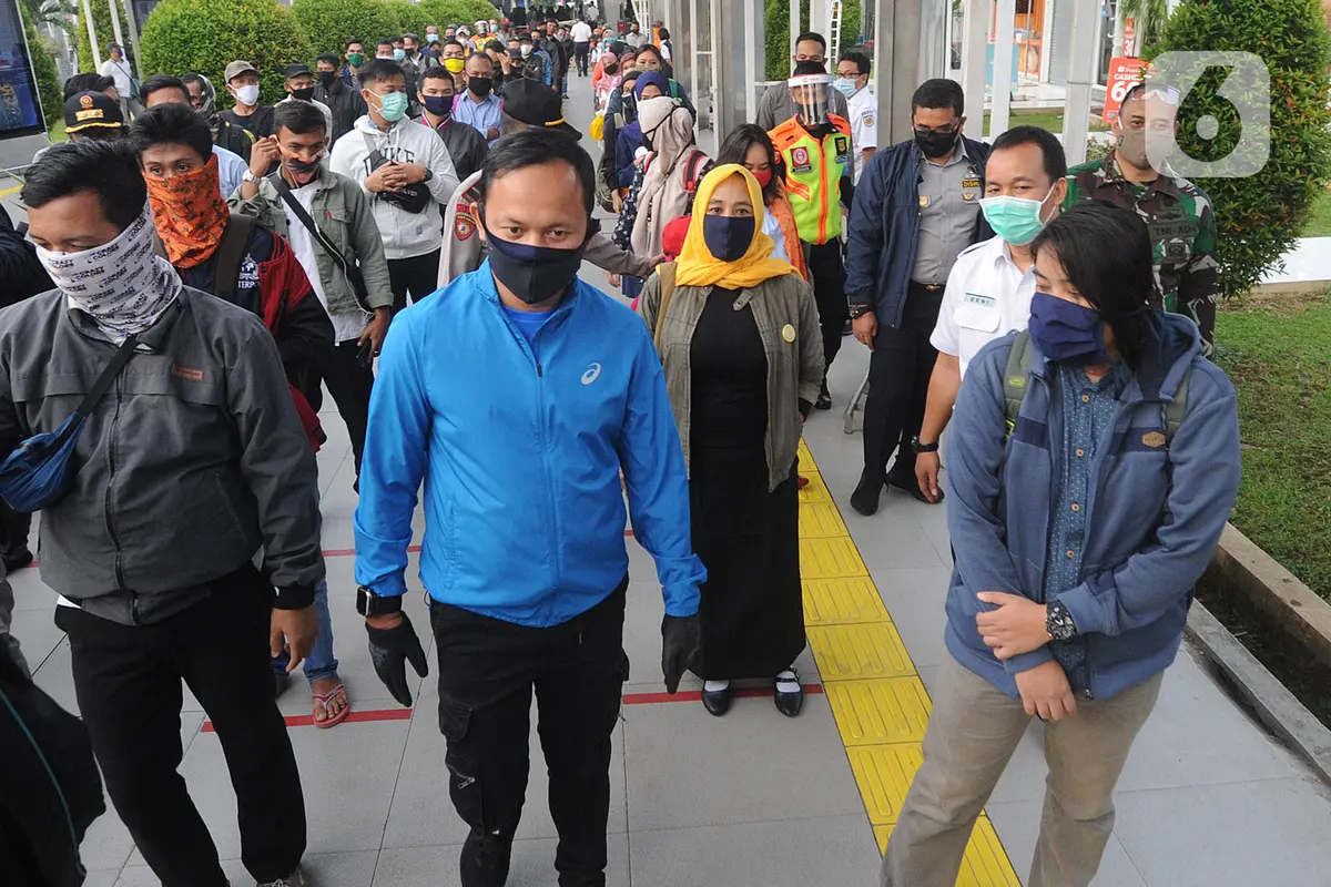 FOTO: Bima Arya Tinjau Penerapan Protokol Kesehatan di Stasiun Bogor