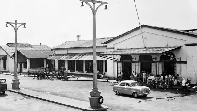 Bangunan Stasiun Sukabumi tahun 1945-1955. Sumber: Tropenmuseum (Atk)
