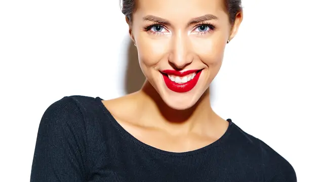 Shade lipstick yang tepat akan memberikan kepercayaan diri