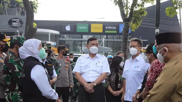 Menko Marves Luhut B Pandjaitan mengunjungi fasilitas Isolasi Terpusat (Isoter) dan sentra vaksinasi di Malang dan Kota Batu, Jumat (13/8/2021).