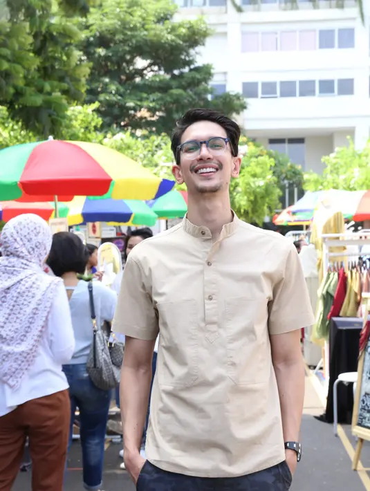 Dalam menggeluti bisnisnya, Dimas Beck pun melakukan tukar pikiran dengan rekan-rekannya yang telah lebih dulu memasuki bisnis kuliner. (Galih W. Satria/Bintang.com)