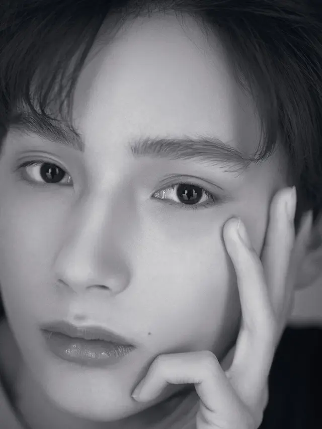 Hueningkai TXT (Twitter/ BigHitEnt - https://twitter.com/BigHitEnt/status/1085189992337485825)