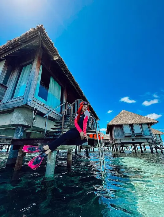 Tanpa ragu, ia memamerkan wajah polosnya tanpa makeup. Pesona cantik berhasil tuai pujian para followers-nya di Instagram. [Foto: Instagram/ Tasya Farasya]