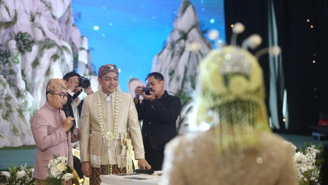 Ekspresi Tegang Ade Govinda Jelang Akad Nikah
