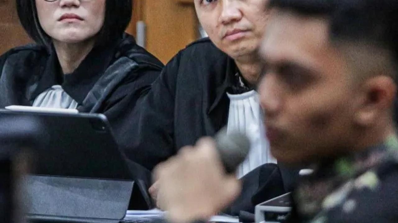Dari kesepakatan tersebut, Mario tetap bersaksi untuk ayahnya tanpa mengucap sumpah.