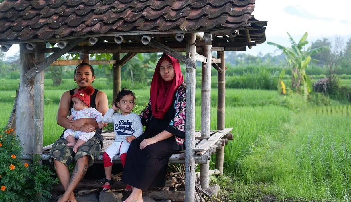 Cella Kotak (Instagram/carolynadewi)