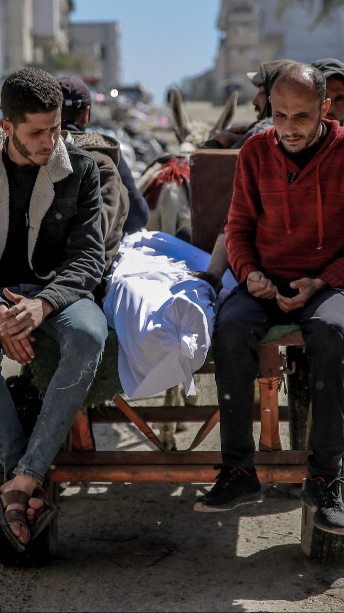 Mengutip Reuters, pejabat kesehatan Palestina melaporkan bahwa setidaknya 112 orang tewas dan lebih dari 280 orang terluka dalam penembakan biadab tersebut. Foto: AFP <br>