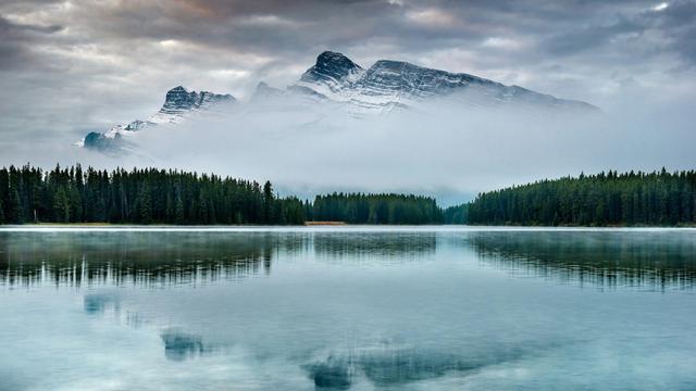 Lake Minnewanka