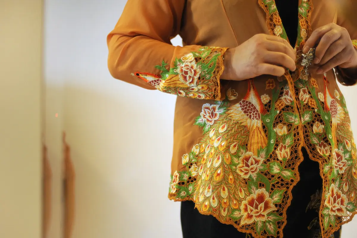 kebaya-kezo