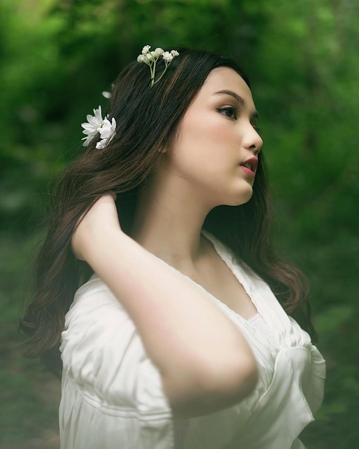 Potret Cantik Aisyah Aqilah, Pemeran Utama di Serial 'AKU TAK MEMBENCI HUJAN'