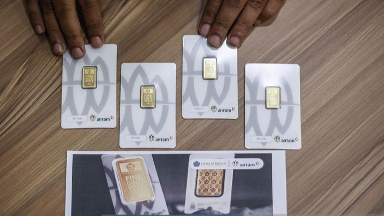 Harga Emas Antam Hari Ini Turun, di Bawah Rp2 Juta per Gram