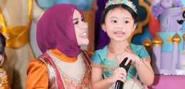 Aurel Hermansyah saat Pesta Ulang Tahun Ameena ke-4 Bertema Aladdin. [@aurelie.hermansyah]
