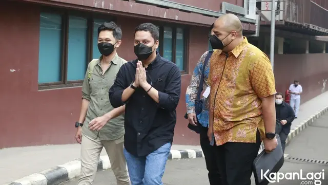 Momen 4 Artis Penuhi Panggilan Polisi Terkait Kasus Doni Salaman