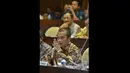 Menteri Marwan Jafar, memaparkan program  saat rapat kerja dengan Komisi II DPR RI, Jumat, (06/02/2015). Rapat membahas Anggaran dan percepatan pembangunan daerah tertinggal serta program kerja 2015.(Liputan6.com/Andrian M Tunay)