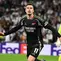 Pada masa tambahan waktu, atau menit ke-90+3, Gabriel Martinelli mencetak gol kemenangan untuk Arsenal. Skor 2-1 bertahan hingga peluit akhir dibunyikan. (JAVIER SORIANO/AFP)