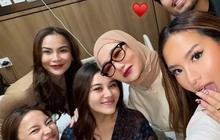 Potret Outfit Keluarga Besar Thariq Halilintar saat Temani Aaliyah Massaid Lahiran di Rumah Sakit, Ada Reza Artamevia hingga Geni Faruk