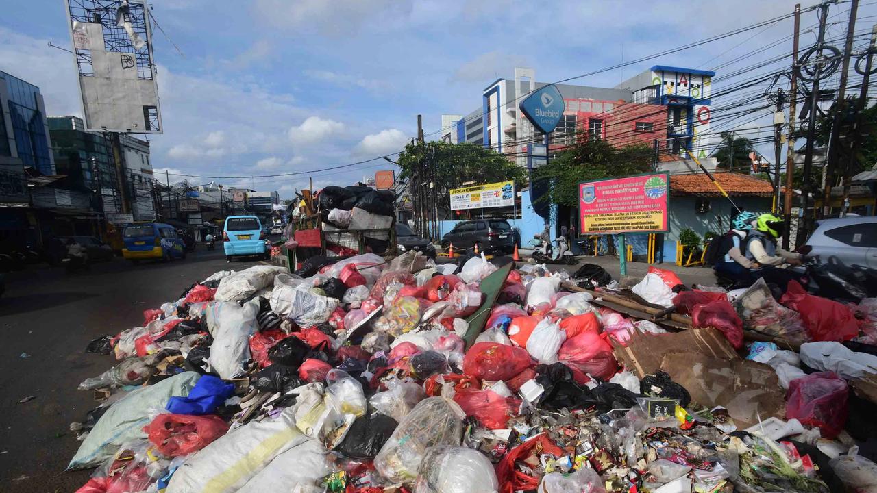 FOTO: Krisis Sampah Masih Terjadi di Tangerang Selatan