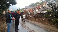 Foto-foto yang telah banyak beredar di media sosial ini memperlihatkan kondisi Garut pasca banjir bandang. (Foto: Facebook/M Ria Satria)