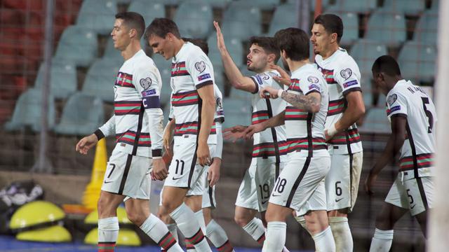 FOTO: Cristiano Ronaldo Sumbang 1 Gol dalam Kemenangan Portugal 3-1 atas Luksemburg - Tim Portugal; Joao Palhinha
