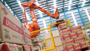 Pengoperasian pabrik Federal Oil menggunakan robot, Cilegon, Banten. (Herdi/Liputan6.com)