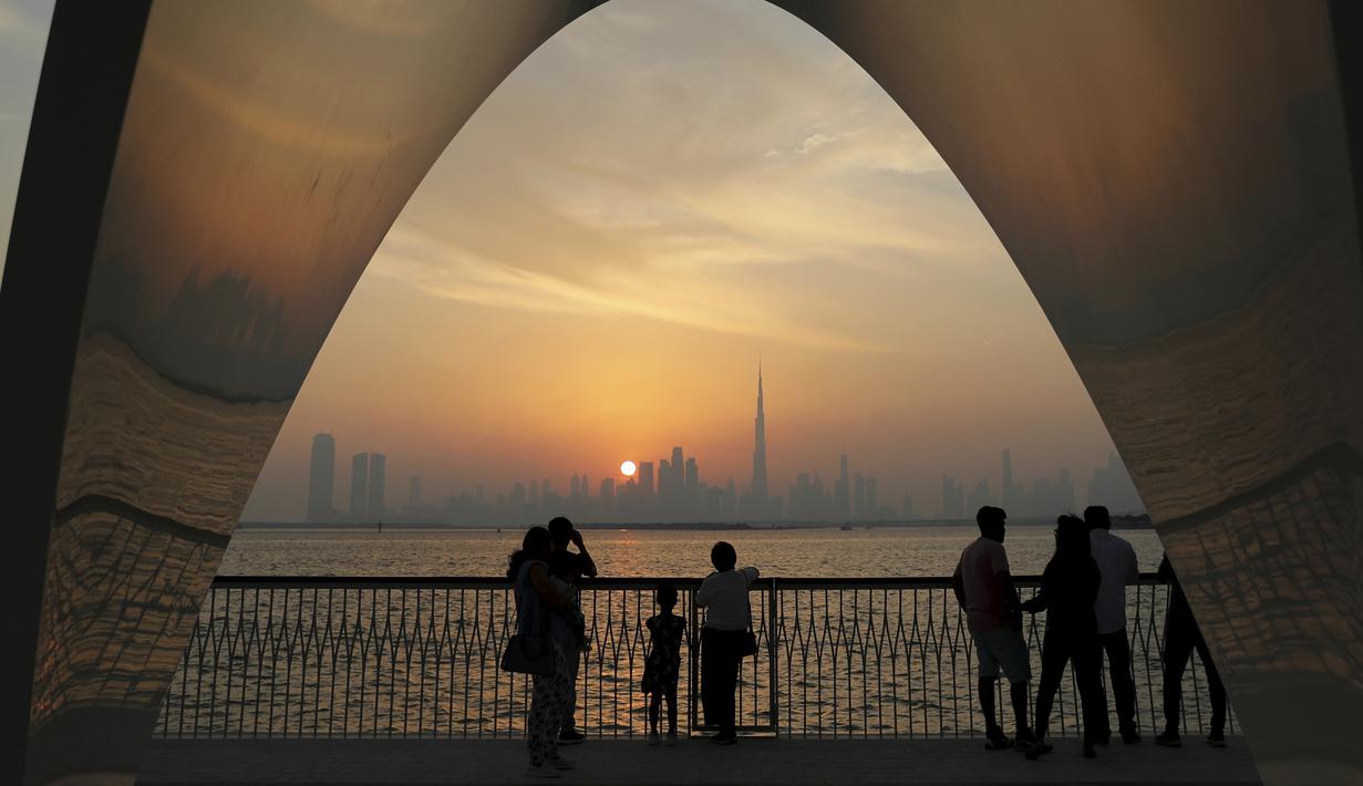 FOTO: Menikmati Cakrawala Kota Dubai dengan Pemandangan ...