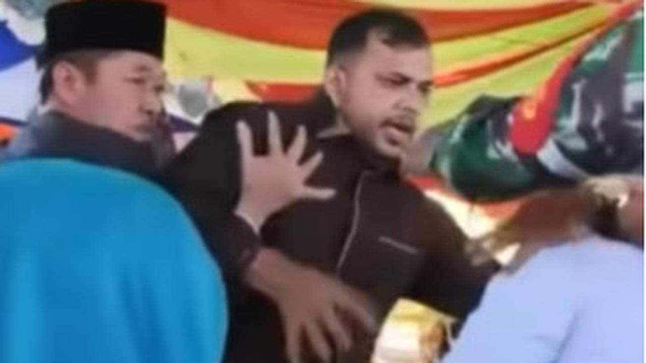 <b>Asal Muasal Percekcokan</b>