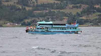 Situasi Danau Toba dalam proses evakuasi korban tenggelam KM Sinar Bangun pada hari ke-2. (dok. Otoritas Danau Toba/Reza Efendi)