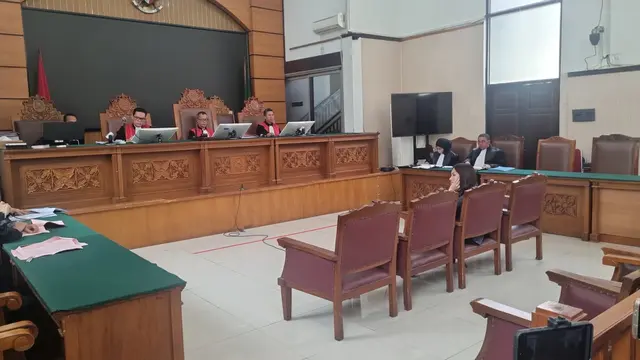 Persidangan Nikita Mirzani. (M Altaf Jauhar/ Liputan6.com)