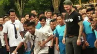 Siswa SMP Negeri 17 Semarang Ini Beruntung Diajak David Bechkam Main Bola