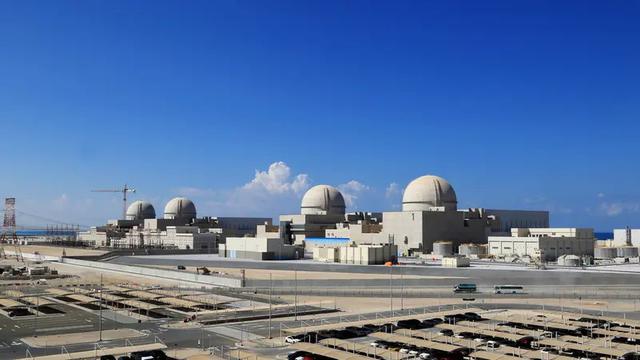 Pembangkit Listrik Tenaga Nuklir (PLTN) Barakah di wilayah Gharbiya, Abu Dhabi, Uni Emirat Arab (UEA). (Foto arsip: AFP)