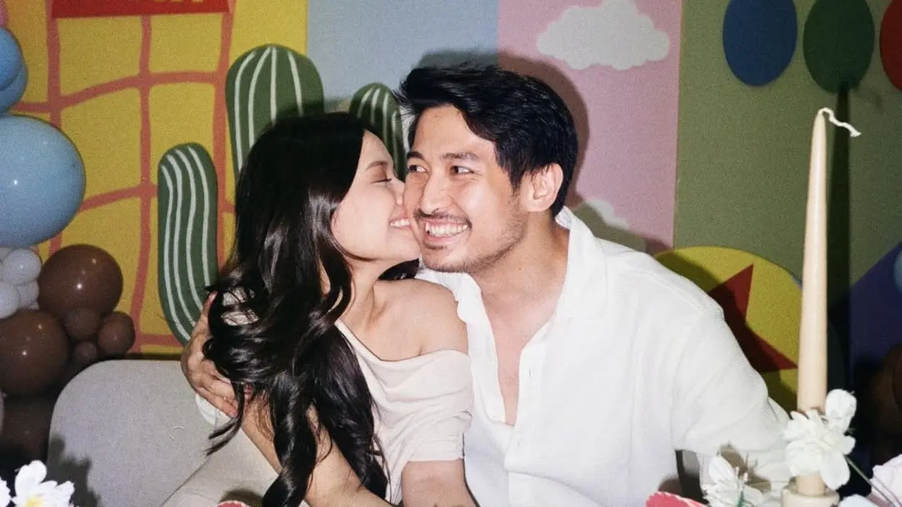 Gaya Minimalis Hanggini dan Luthfi Aulia Saat Gelar Gender Reveal Bertema Toy Story