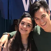 Baim Wong kembali mengalami gagal cinta dengan wanita yang sudah disiarkan akan menjadi istrinya. Hubungan Baim dan Vebby Palwinta harus kandas di tengah jalan, meski sudah banyak rencana yang disusun. (Instagram/baimwong)
