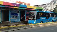 Transjakarta memberikan fasilitas gratis untuk masyarakat yang ingin menyaksikan langsung pertandingan Asian Games 2018. (Bola.com/Benediktus Gerendo)