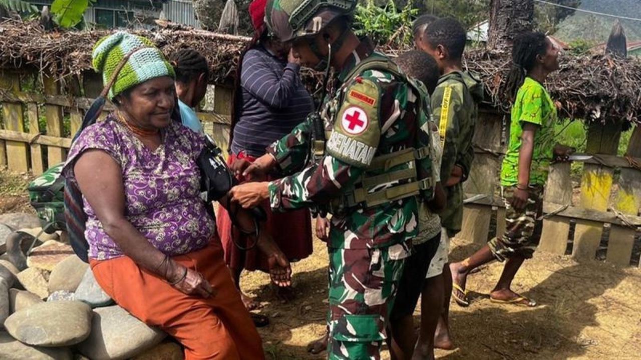 Satgas Yonif 521/DY Perkuat Layanan Kesehatan di Jayawijaya, Dekatkan TNI dengan Masyarakat Terpencil