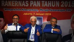 Ketua DPP PAN, Zulkifli Hasan (kiri) bersama Ketum PAN, Hatta Rajasa dan Ketua Majelis Pertimbangan Partai (MPP) PAN Amien Rais sebelum mengelar Rakernas PAN, Jakarta, Rabu (7/1/2015). (Liputan6.com/Miftahul Hayat)